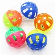 多色鏤空球 易銜易咬 質地柔和 適合與寵物互動的玩具