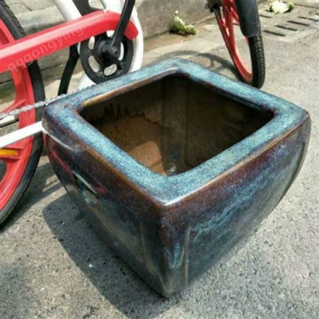 上海老金鱼缸回收 老烤火缸回收 各种老水缸回收看货收购