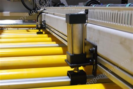 180度自动翻板机 木门 家具板材翻面输送机 滚涂生产线输送设备